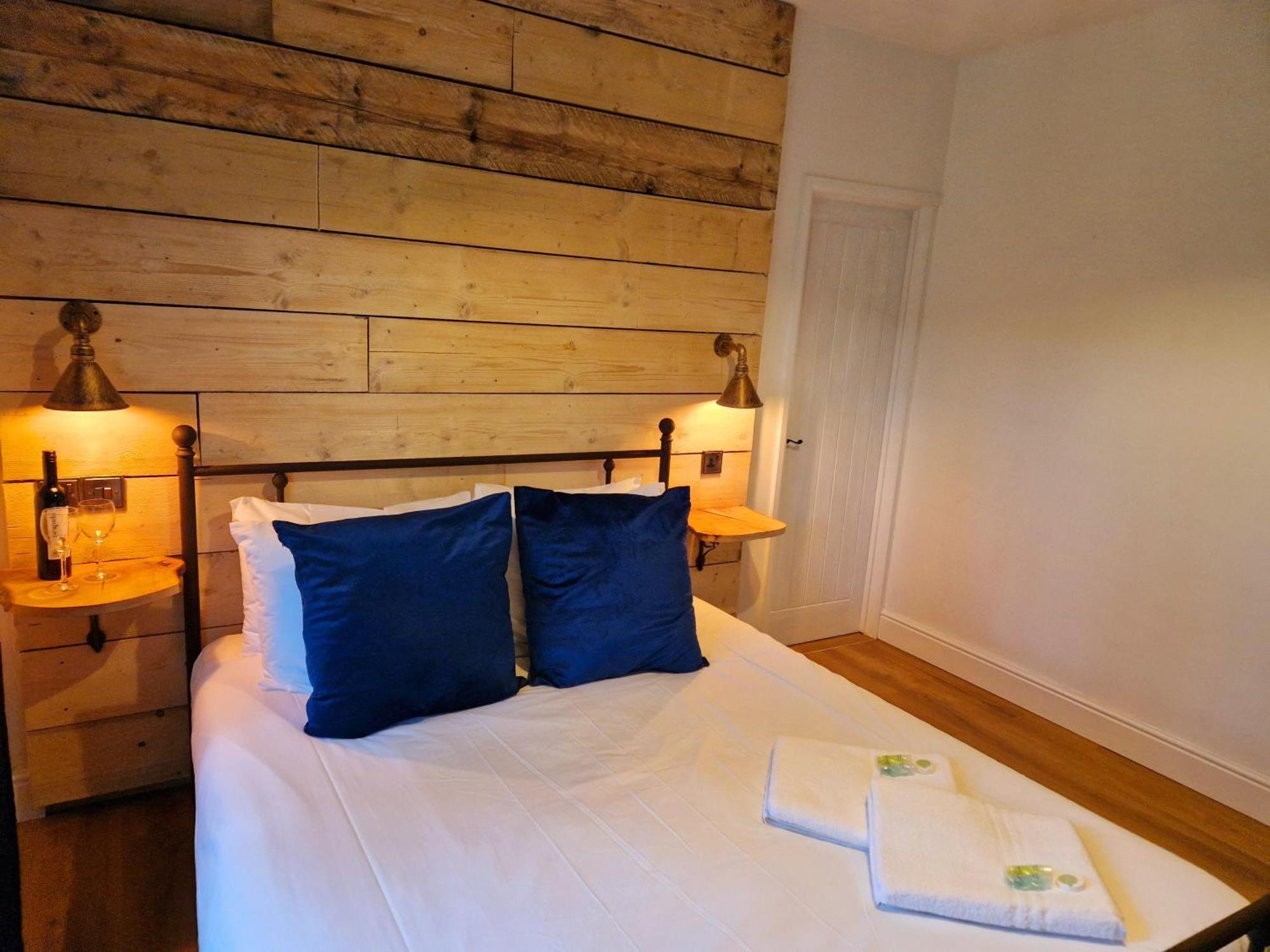 Wheal Tor Hotel & Glamping ลิสคาร์ด ภายนอก รูปภาพ