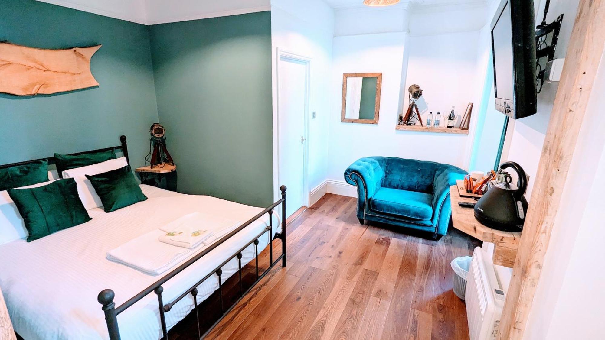 Wheal Tor Hotel & Glamping ลิสคาร์ด ภายนอก รูปภาพ