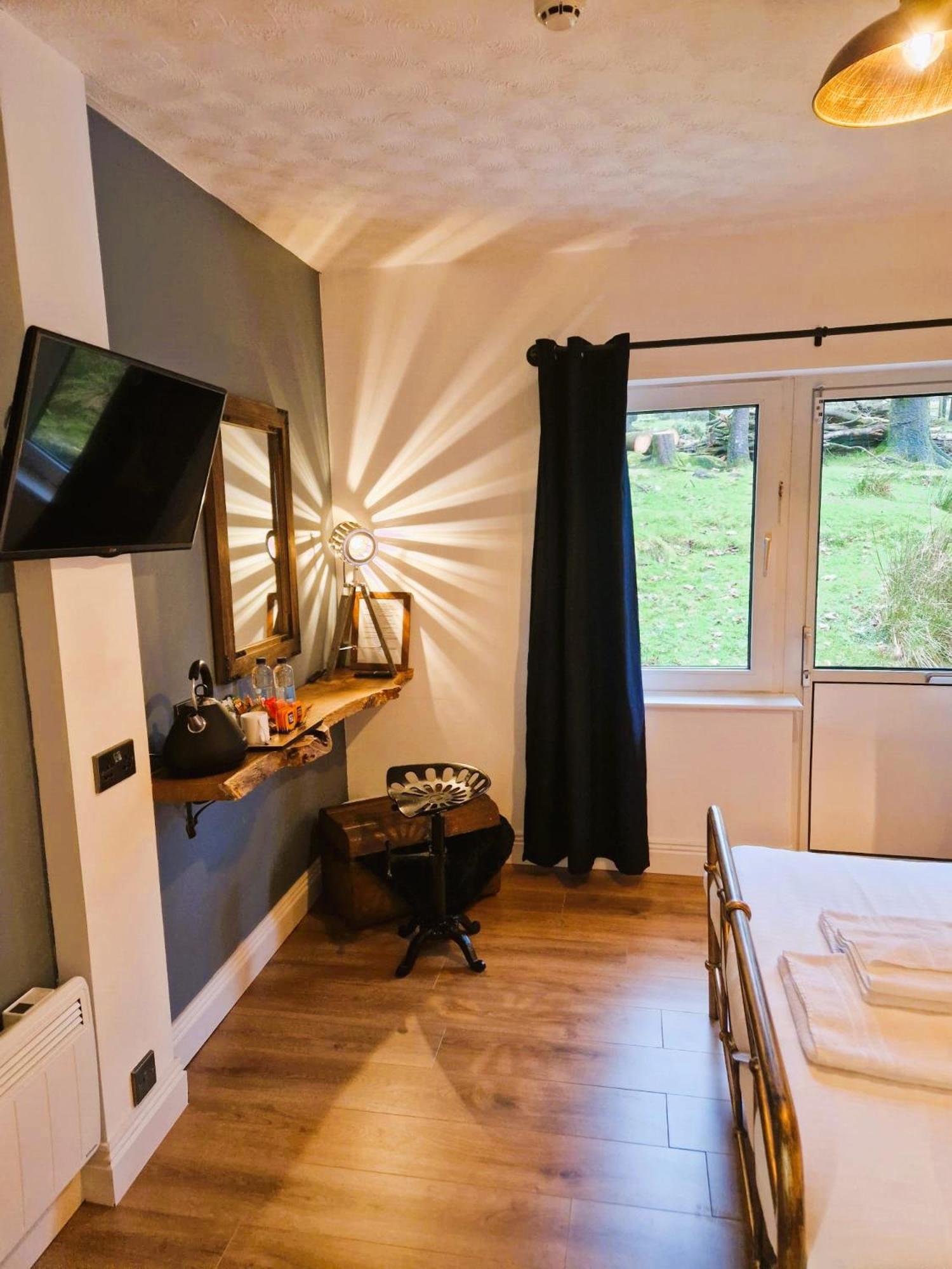 Wheal Tor Hotel & Glamping ลิสคาร์ด ภายนอก รูปภาพ
