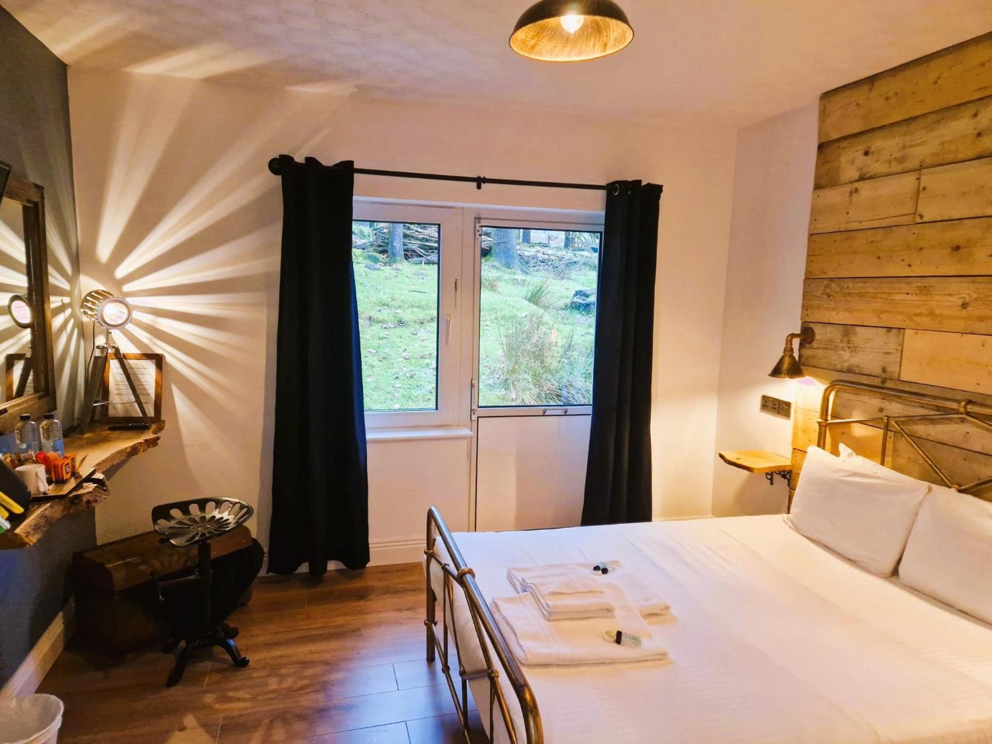 Wheal Tor Hotel & Glamping ลิสคาร์ด ภายนอก รูปภาพ