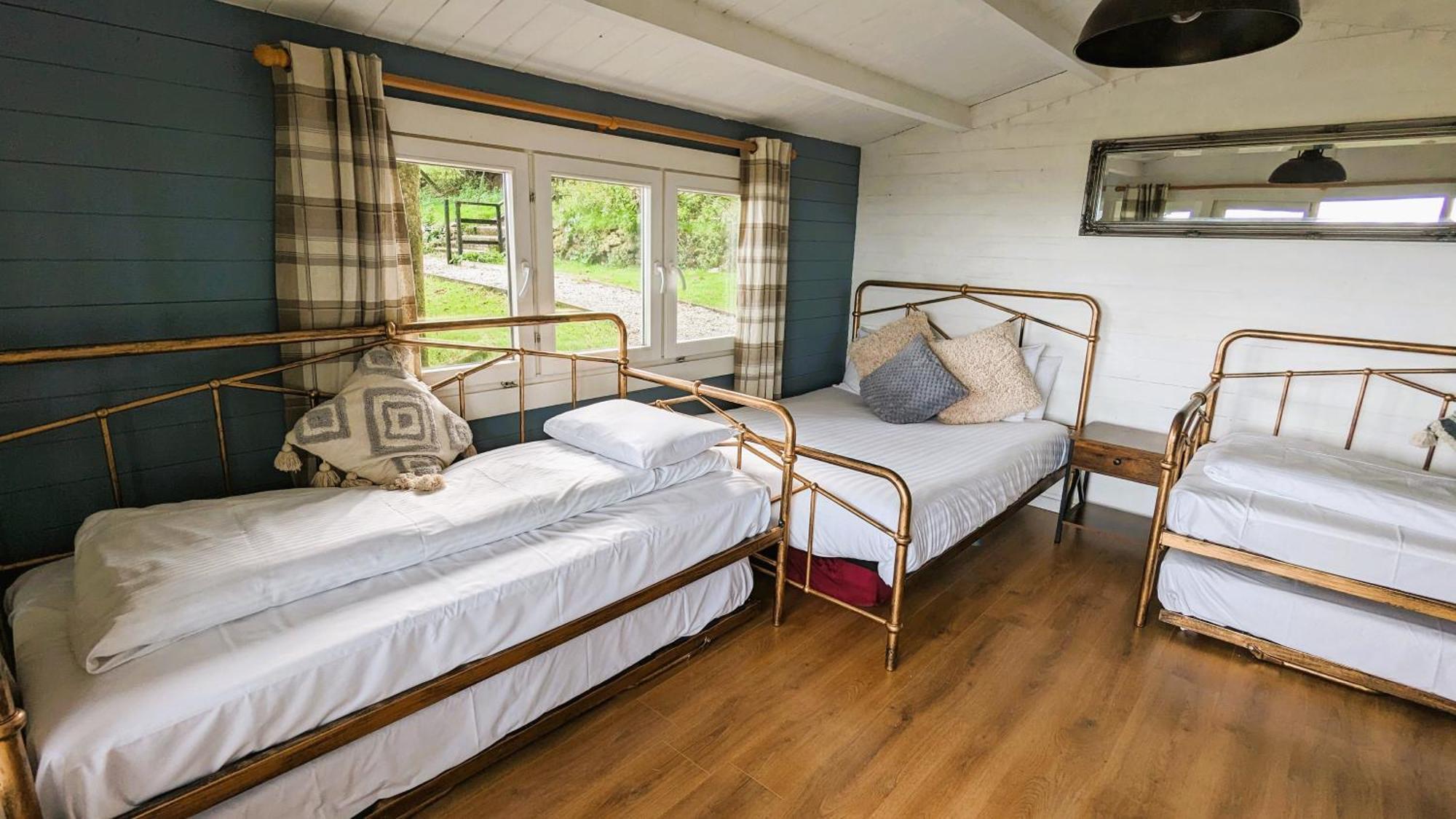 Wheal Tor Hotel & Glamping ลิสคาร์ด ภายนอก รูปภาพ