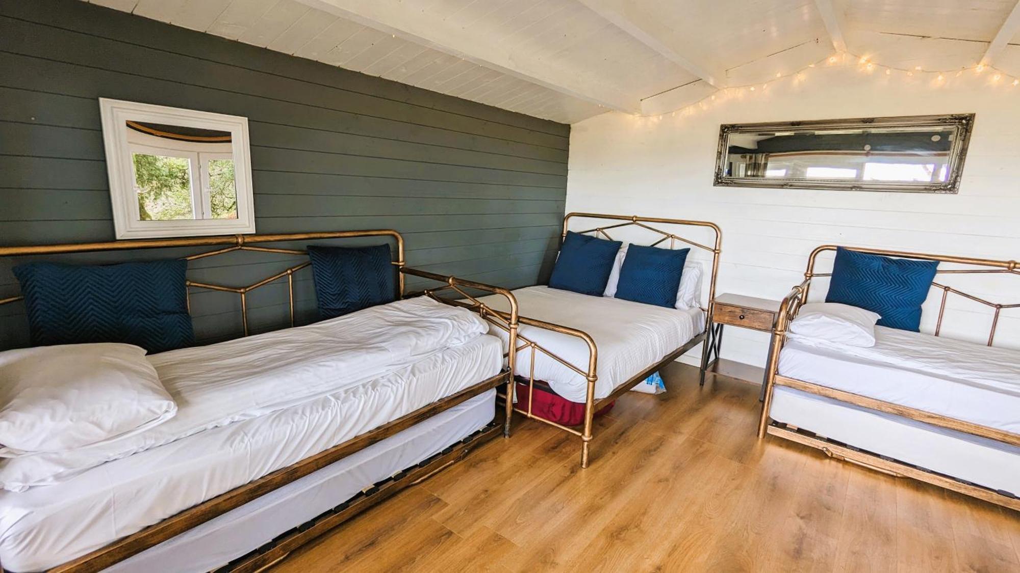 Wheal Tor Hotel & Glamping ลิสคาร์ด ภายนอก รูปภาพ
