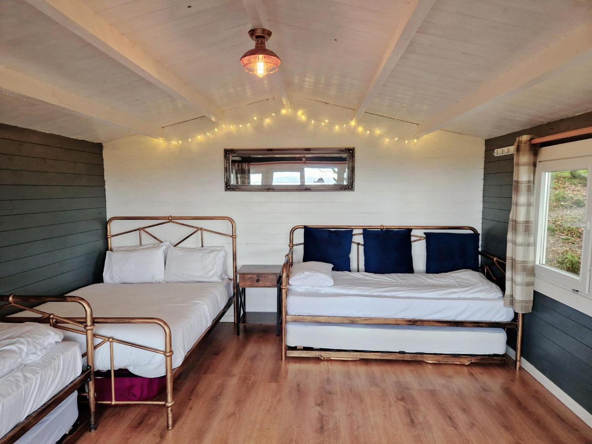Wheal Tor Hotel & Glamping ลิสคาร์ด ภายนอก รูปภาพ