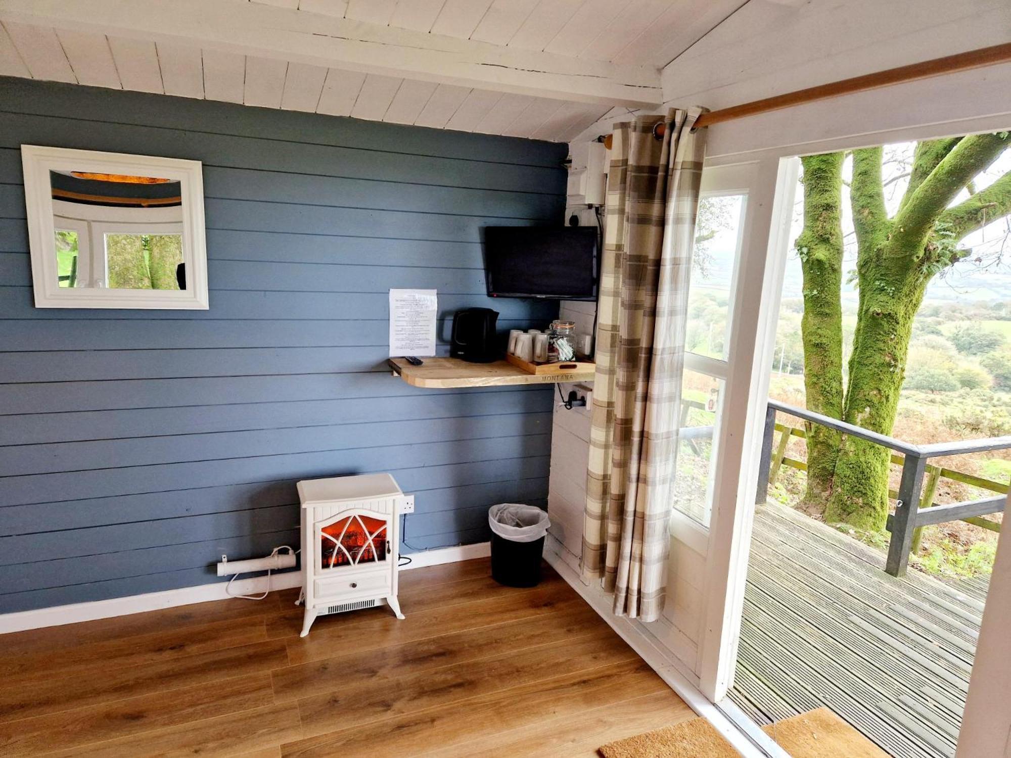 Wheal Tor Hotel & Glamping ลิสคาร์ด ภายนอก รูปภาพ