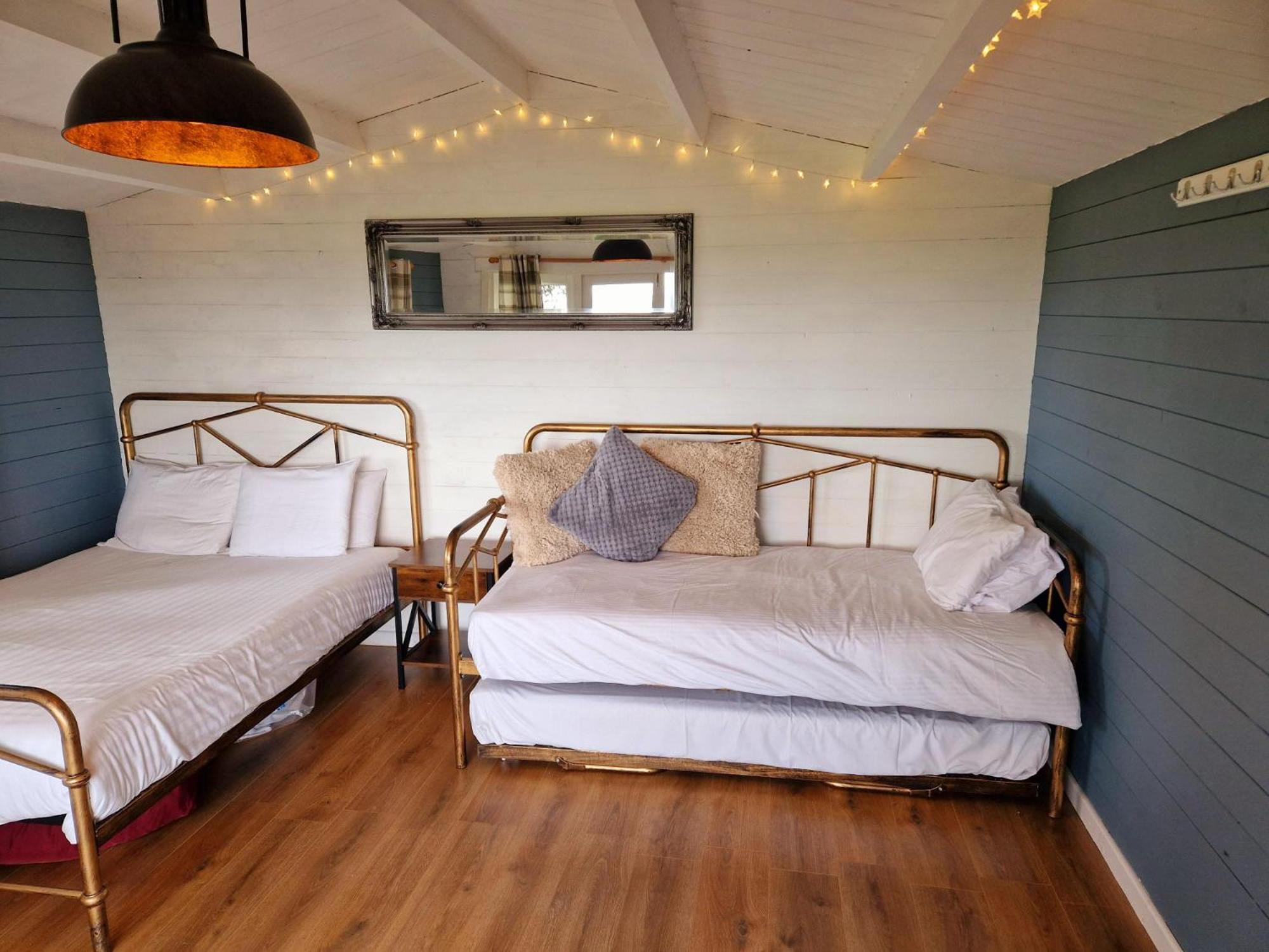 Wheal Tor Hotel & Glamping ลิสคาร์ด ภายนอก รูปภาพ