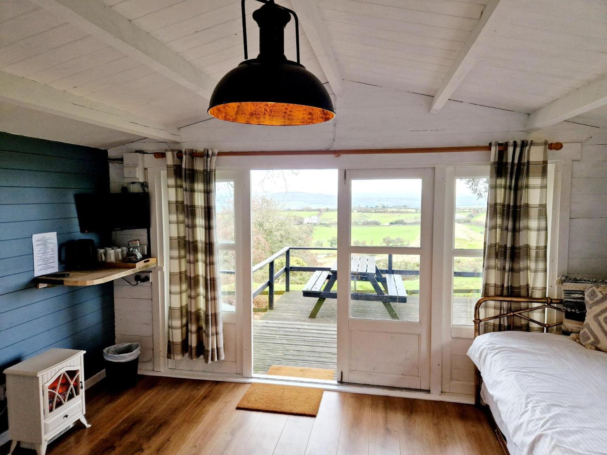 Wheal Tor Hotel & Glamping ลิสคาร์ด ภายนอก รูปภาพ